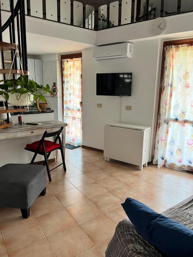 Ferienwohnung Mansardina A Pochi Passi Da Roma Morlupo Exterior foto